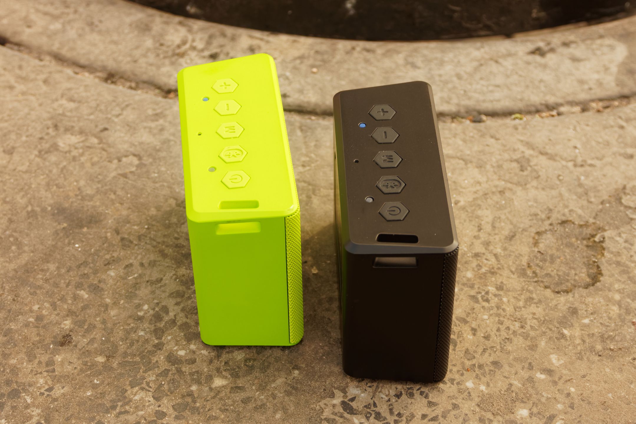 Creative Muvo 1c – kieszonkowe stereo idealne na majowego grilla 4