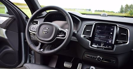 W autach Volvo skorzystasz z aplikacji na Androida, nawet jeśli używasz iPhone'a
