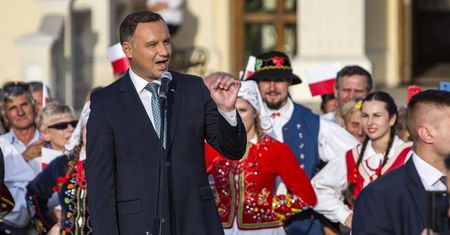 Unia to dla Dudy "wyimaginowana Wspólnota". Fatalnie, że powiedział to akurat w Leżajsku