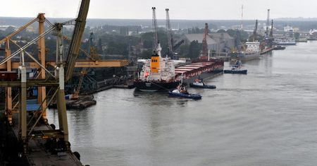 Świnoujście: radni chcą wstrzymania konsolidacji stoczni