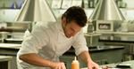''Ugotowany'': Bradley Cooper żyje i mówi po francusku