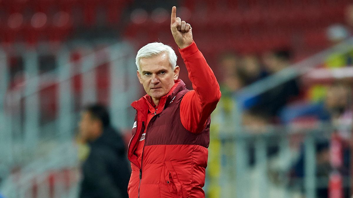 Newspix / FOTO RADOSLAW JOZWIAK / CYFRASPORT / NEWSPIX.PL / Na zdjęciu: trener Jacek Magiera