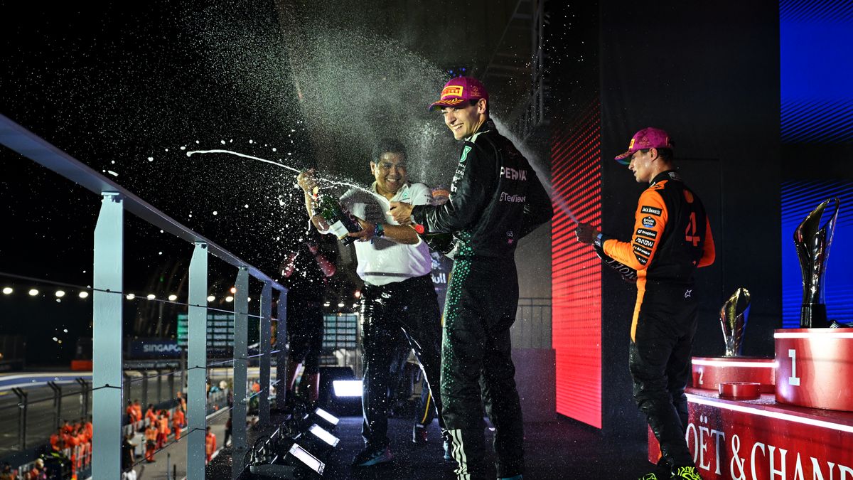 Getty Images / Mark Sutton / Na zdjęciu: Tengku Muhammad Taufik (w środku)