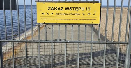 Chcieli wymienić tabliczki. Nagle taki widok. Policja była w drodze