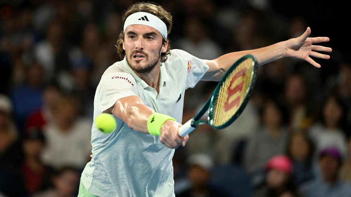 PAP/EPA / James Ross / Na zdjęciu: Stefanos Tsitsipas