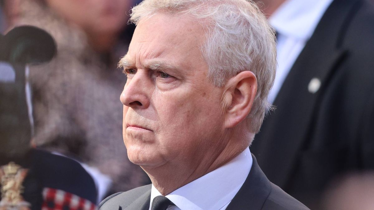 Książę Andrzej w dwuznacznej sytuacji z mężczyzną