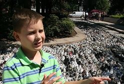 Gigantyczny łańcuch z butów