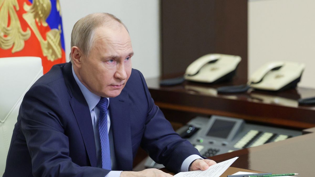 Russian President Vladimir Putin chairs a meeting on economic issues via a video link at the Novo-Ogaryovo state residence outside Moscow, Russia, 27 April 2024. EPA/GAVRIIL GRIGOROV / SPUTNIK / KREMLIN POOL Dostawca: PAP/EPA.