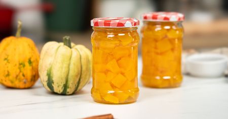 Nasz przepis dnia na banię w zalewie. Regionalny przysmak zniknie jako pierwszy z zapasów