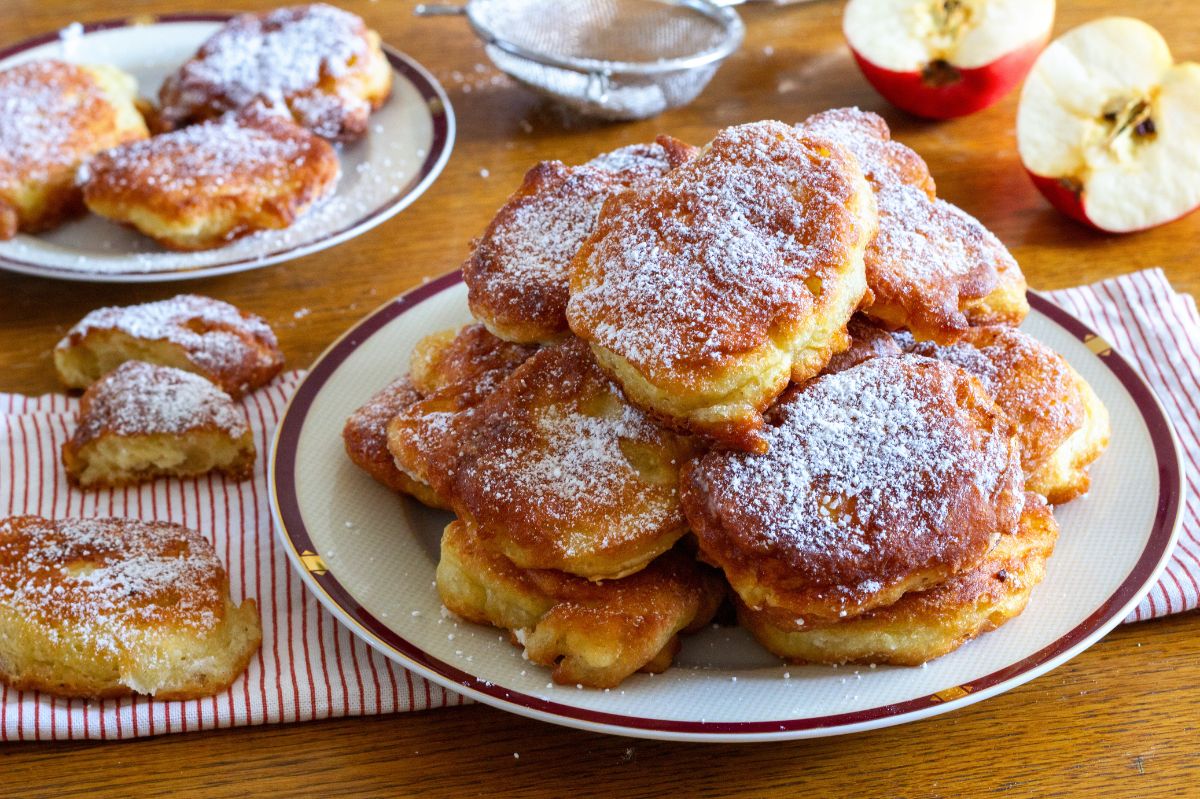 Revive nostalgic flavors with sweet apple pancakes: Try our easy and versatile recipe