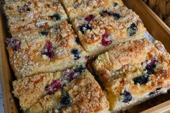 Ciocia piecze w drugi dzień Świąt. Zapasy wyciąga z zamrażarki