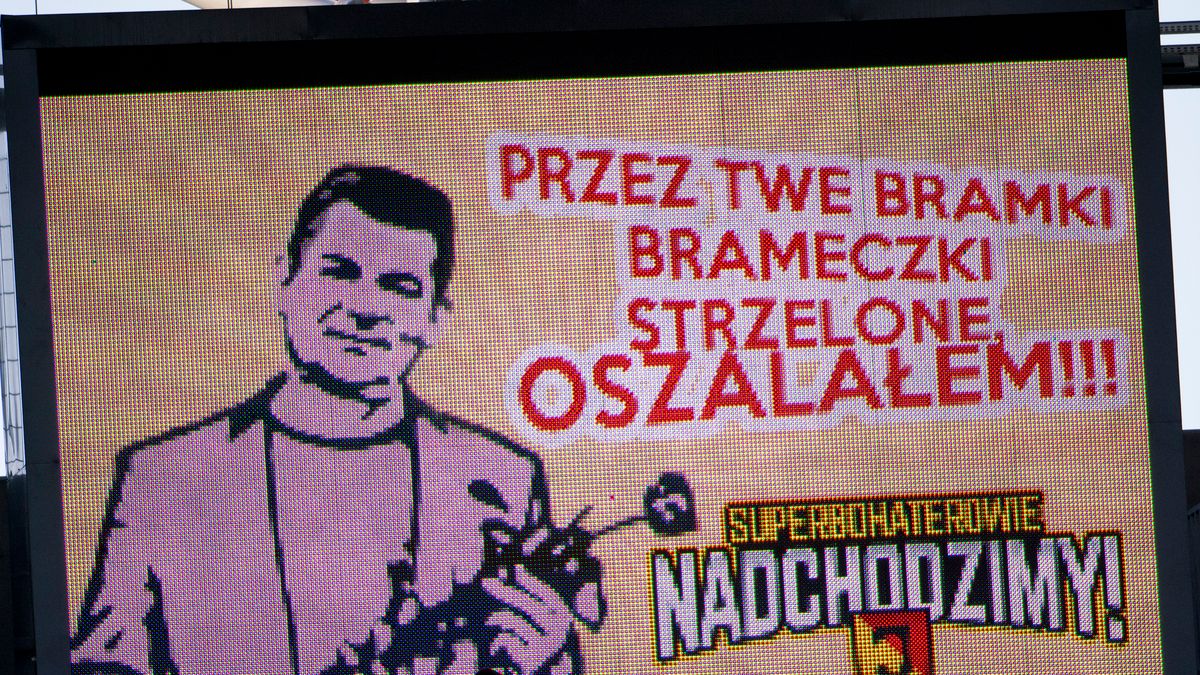 Zenek Martyniuk na telebimie białostockiego stadionu 