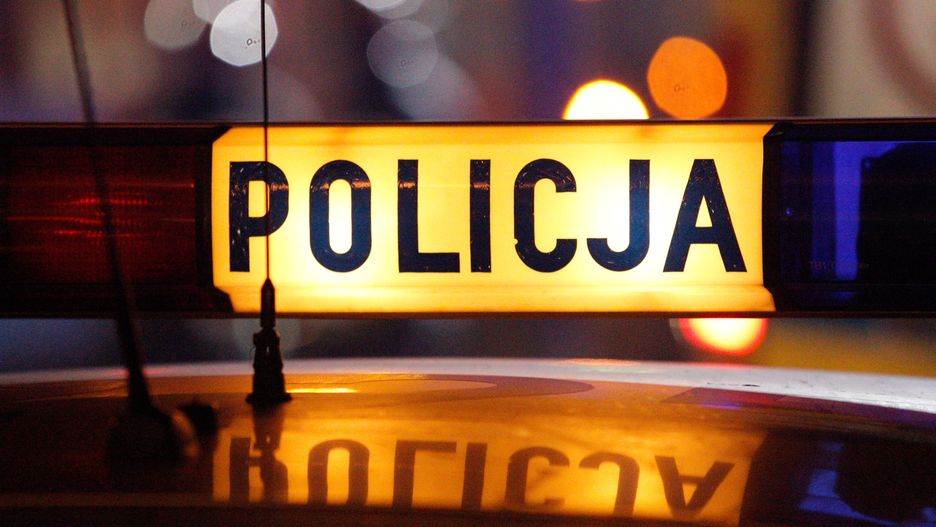 Warszawa. Kierowca BMW wjechał na chodnik. Dwie osoby potrącone