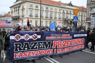 Marsz antyfaszystowski. Około 1000 osób przeszło ulicami Warszawy