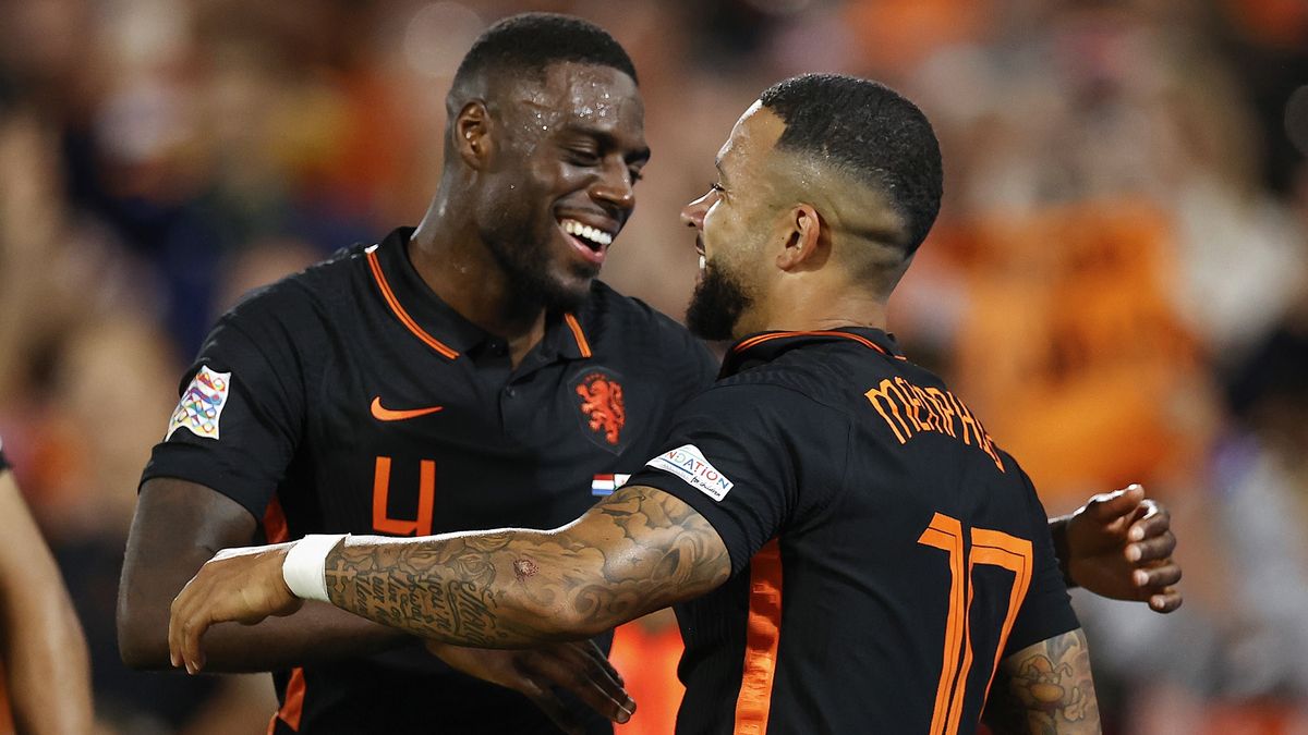 Getty Images / ANP MAURICE VAN STEEN / Na zdjęciu: Bruno Martins Indi (z lewej) i Memphis Depay