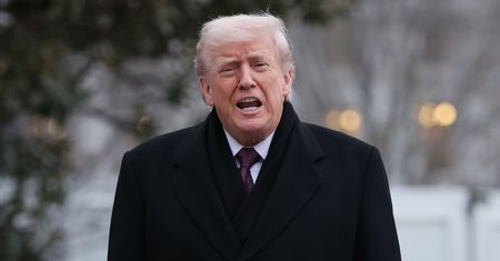Trump grozi Ustawą o Powstaniu Zbrojnym. Wskazał jeden stan w USA