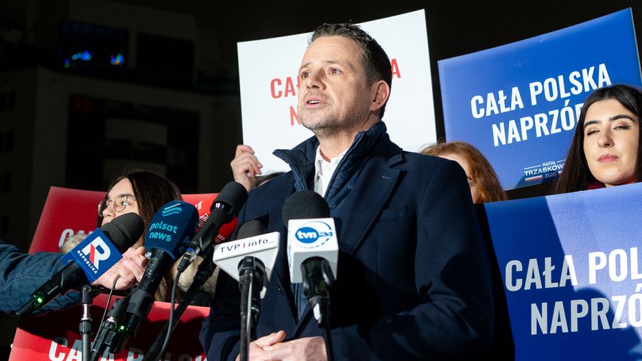 WARSAW, POLAND - 2025/01/16: The Mayor of Warsaw Rafal Trzaskowski speaks during a press conference. Rafal Trzaskowski, the (Koalicja Obywatelska) Civic Coalition candidate for the presidency, officially launched his election campaign by holding a press conference near a metro station in Warsaw. Trzaskowski emphasized the importance of Ukraine's integration into NATO and the European Union, declaring, "Anyone who says Ukraine should not be in NATO is, in fact, supporting Putin. Putin aims to convince Europe that Ukraine does not belong in NATO or the EU, which would pose a threat primarily to Polish citizens." The statement was made in response to comments by Volodymyr Zelenskyy about Karol Nawrocki, a candidate associated with the ruling PiS party. Today, Trzaskowski officially began his race for the presidency. (Photo by Marek Antoni Iwaczuk/SOPA Images/LightRocket via Getty Images)