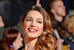 "Tajemnice Smallville": Wpadka Kelly Brook. Zapomniała stanika?!