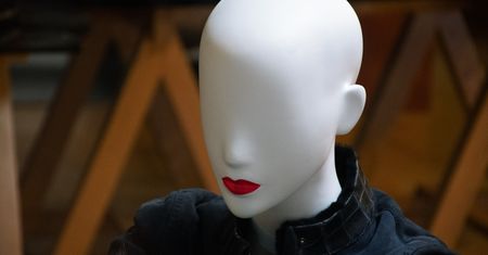 Siri, Alexa i Cortana z damskim głosem? ONZ wskazuje, że to seksizm