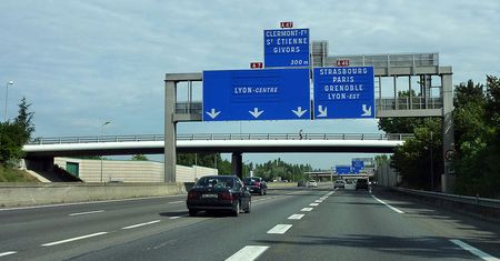 Protest we Francji. Transportowcy domagają się podwyżek