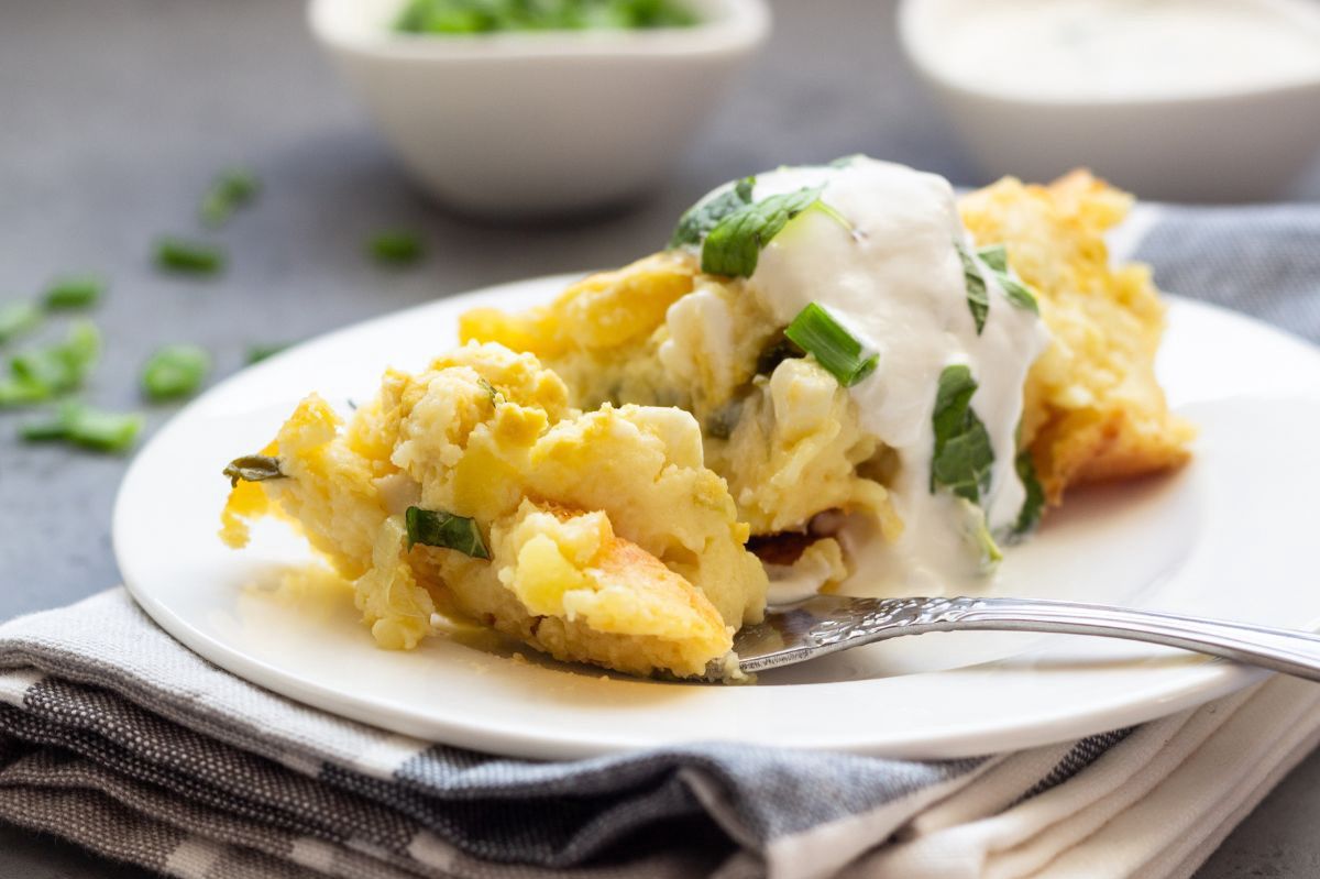 Mashed potatoes with onions are so good that you can eat them on their own.