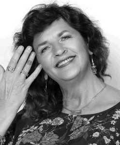 Pogrzeb Niny Busk z "Sanatorium miłości". Był nawet wieniec od Jacka Kurskiego