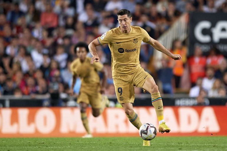 Robert Lewandowski strzelił dla Barcelony już 18 goli