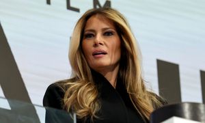 Finansowa porażka desperacko szuka widzów. "Melania" na VOD