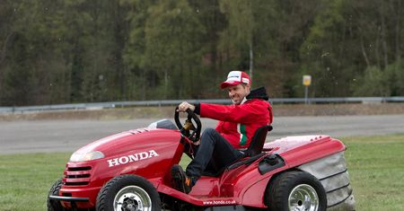 Kosiarką po Eau Rouge - Honda się rozkręca