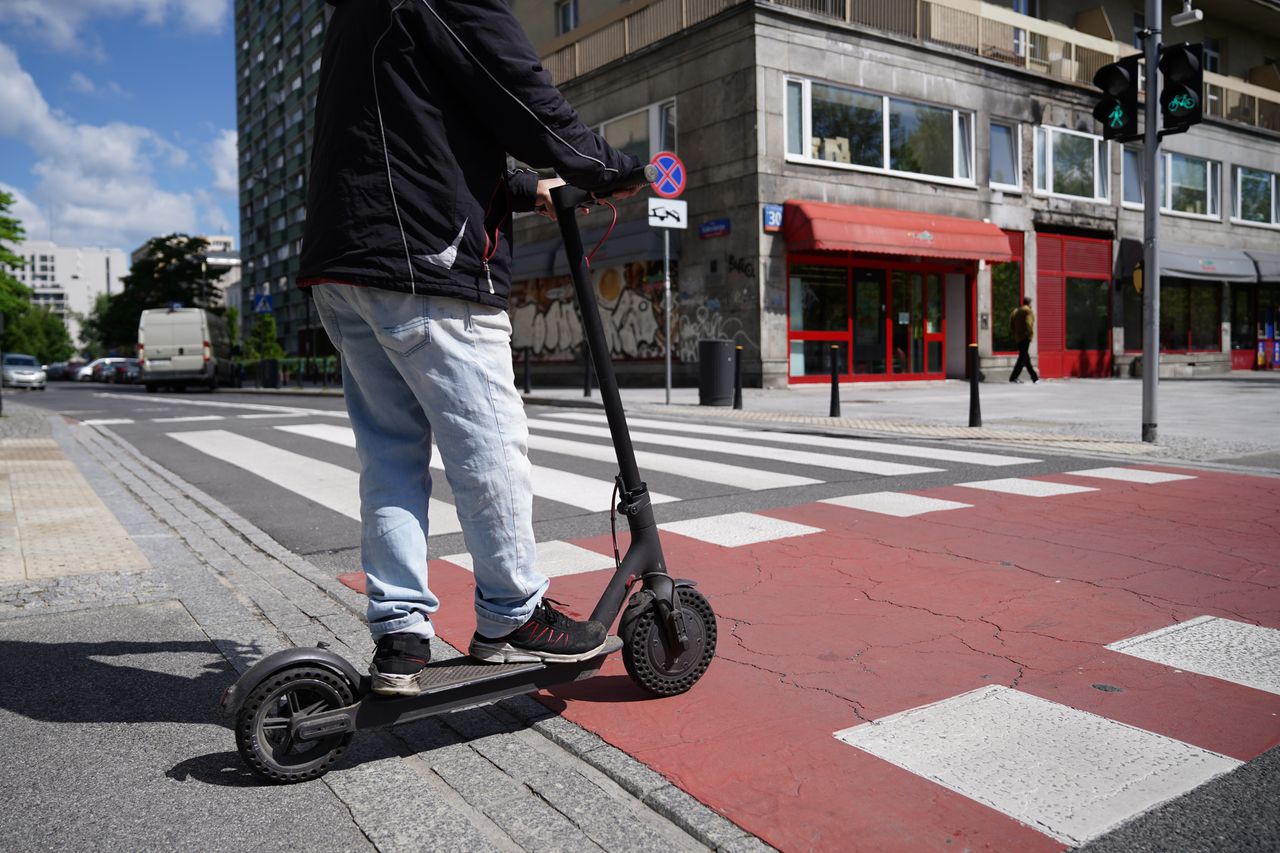 2,5 tys. zł mandatu za jazdę na hulajnodze. 20-latek był pijany