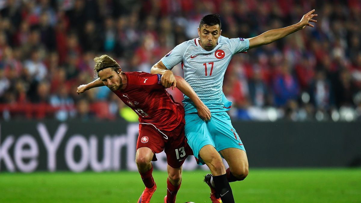 Getty Images / Mike Hewitt / Na zdjęciu: Burak Yilmaz (z prawej)