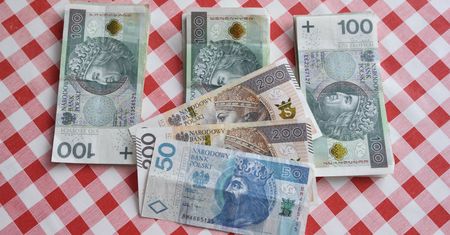 Zwrot podatku za trzynastki i czternastki. Wielu emerytów się rozczaruje