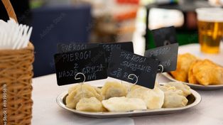 Takich kogutów jeszcze nie widzieli. Mieszkańcy Szadku zaskoczeni