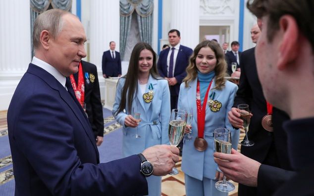 We wtorek Władimir Putin spotkał się ze sportowcami na Kremlu. Fot. MIKHAIL KLIMENTYEV/PAP/EPA