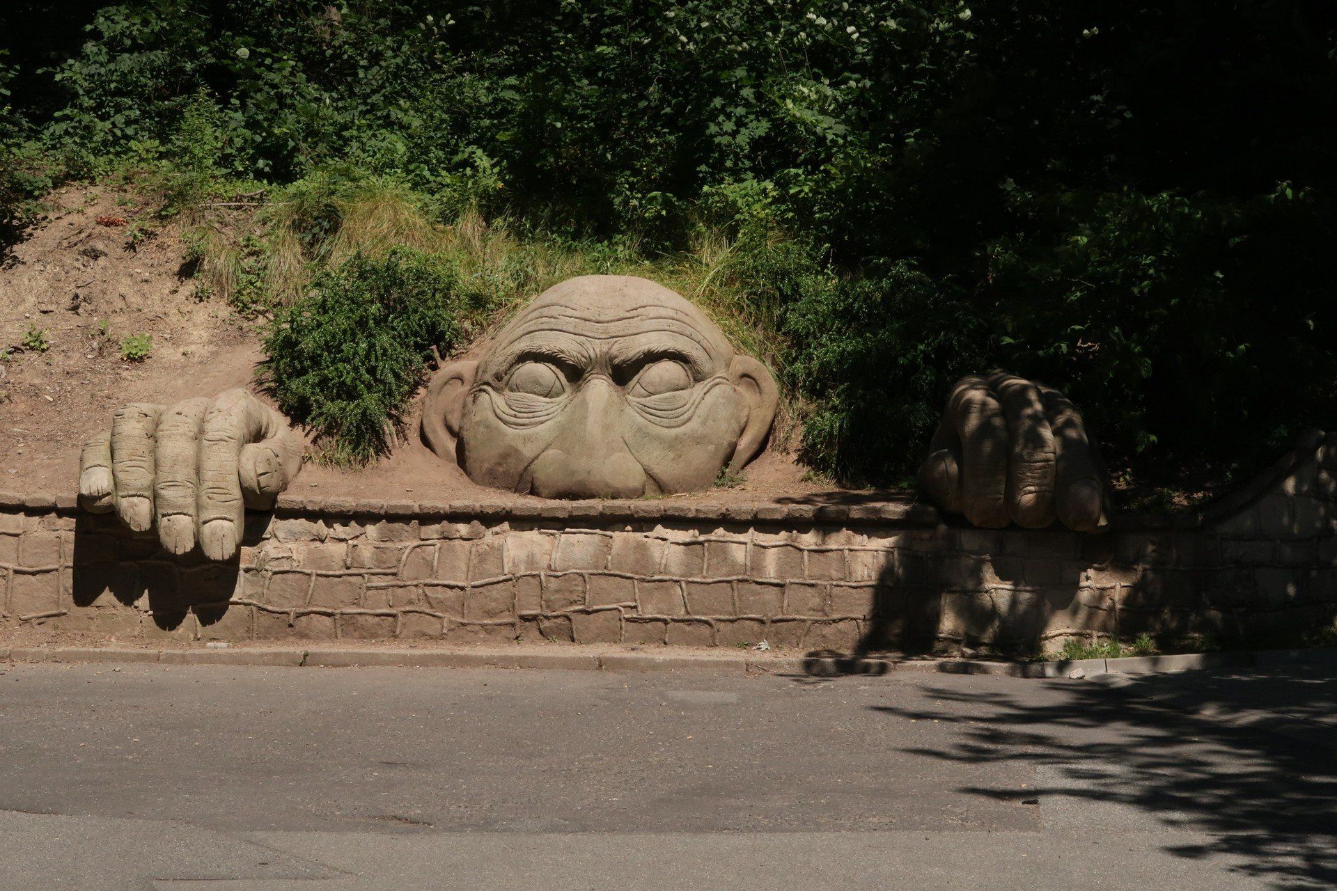Leśny Lud - spotkacie go w drodze do Czermnej - Bajecznie położona uzdrowiskowa Kudowa-Zdrój