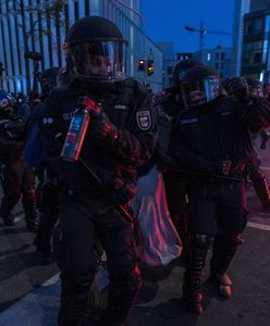 Niemcy. Niespokojna noc w Lipsku. Płonące barykady, atak na banki i policję