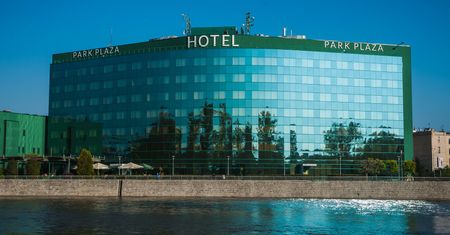 Pożar hotelu we Wrocławiu. Nie żyje jedna osoba