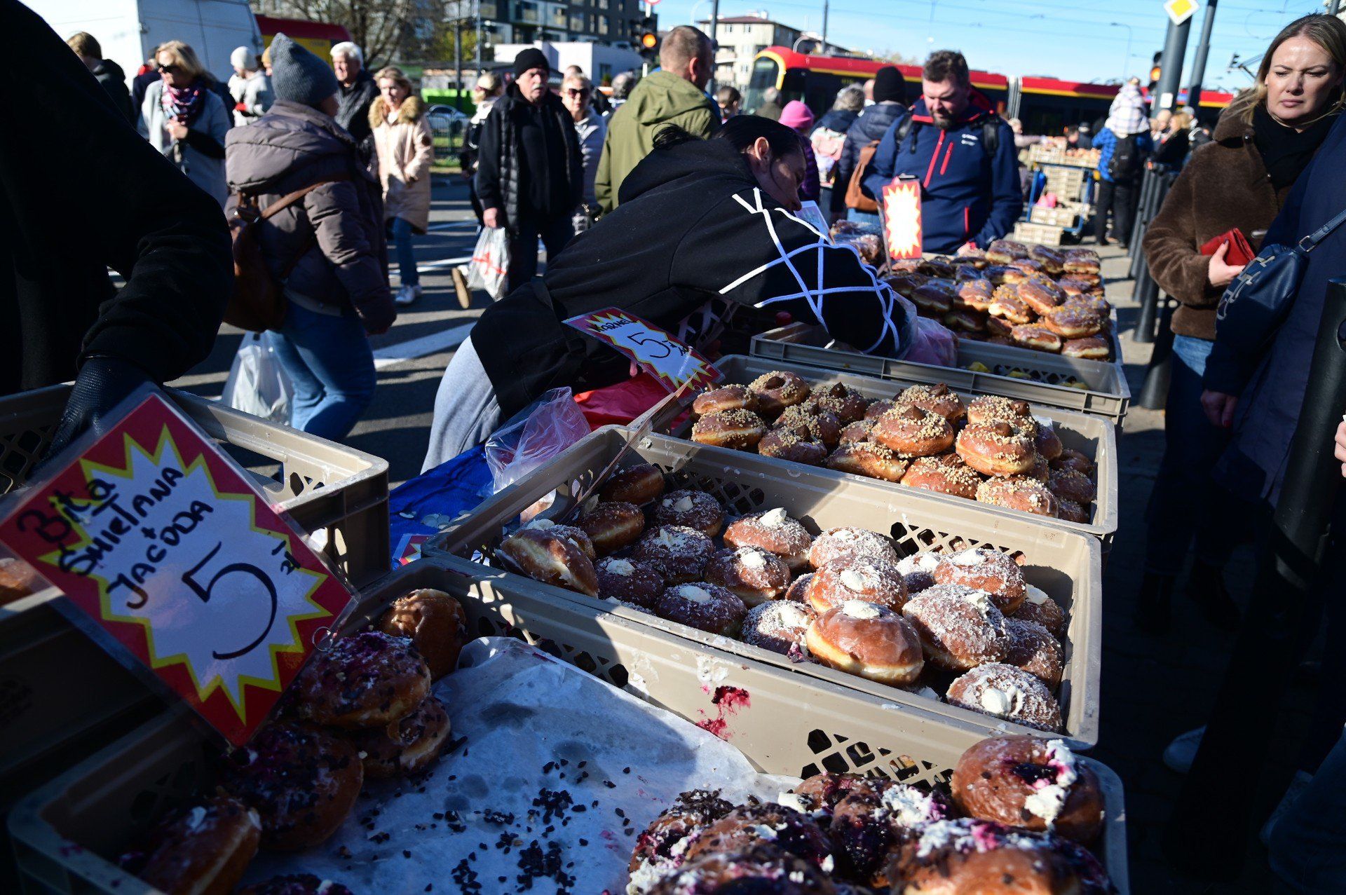 Jarmark cmentarny w Warszawie