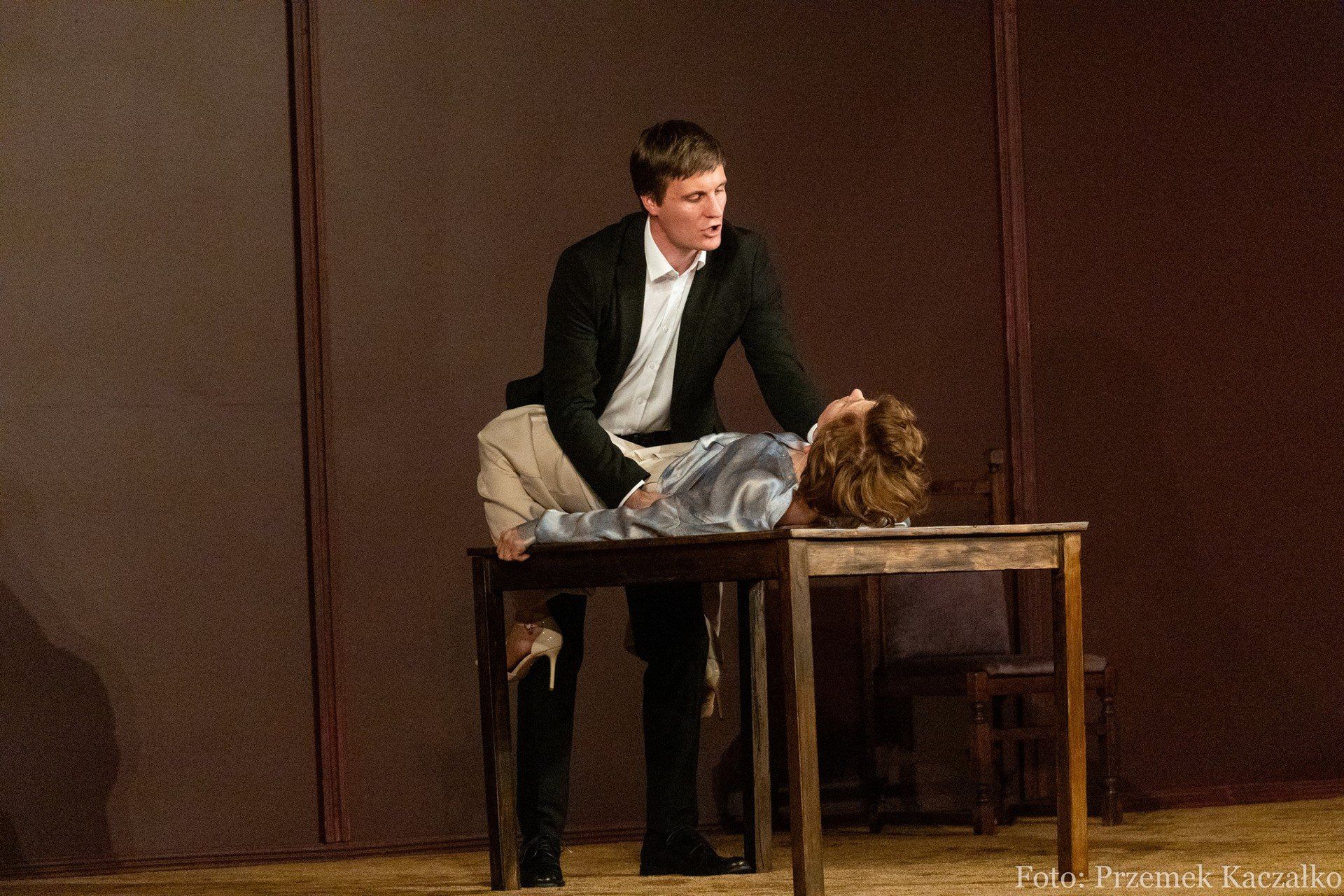 4.10.2025 Premiera spektaklu &#34;Tartuffe albo Hipokryta&#34; w reż. Piotra Kurzawy. Jubileusz 80-lecia Teatru Norwida w Jeleniej Górze