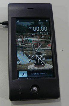 CES 2008: komórka iRiver 1