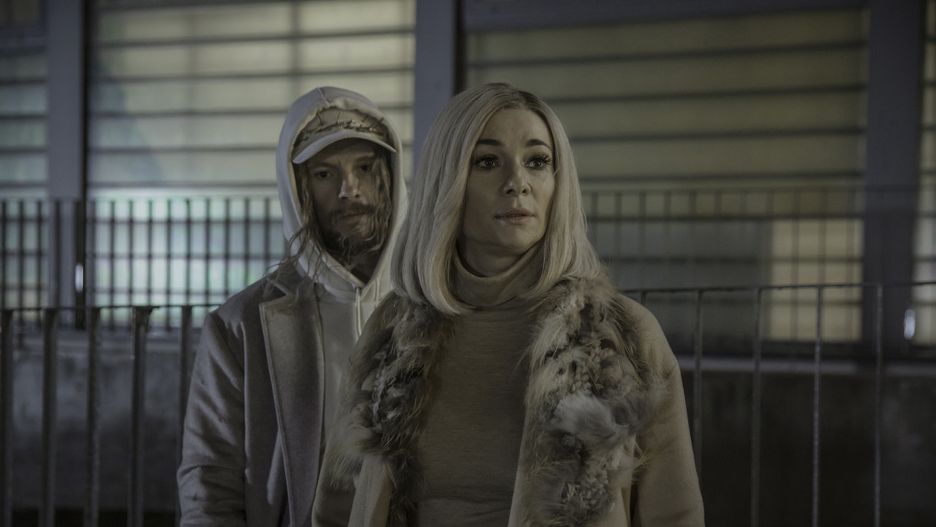 Sonia Bohosiewicz i Sebastian Fabijański na planie "Innych Ludzi"