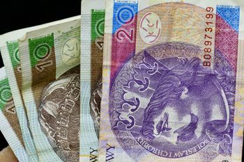 Propozycja nowej płacy minimalnej. Oto ile Polacy dostaną na rękę