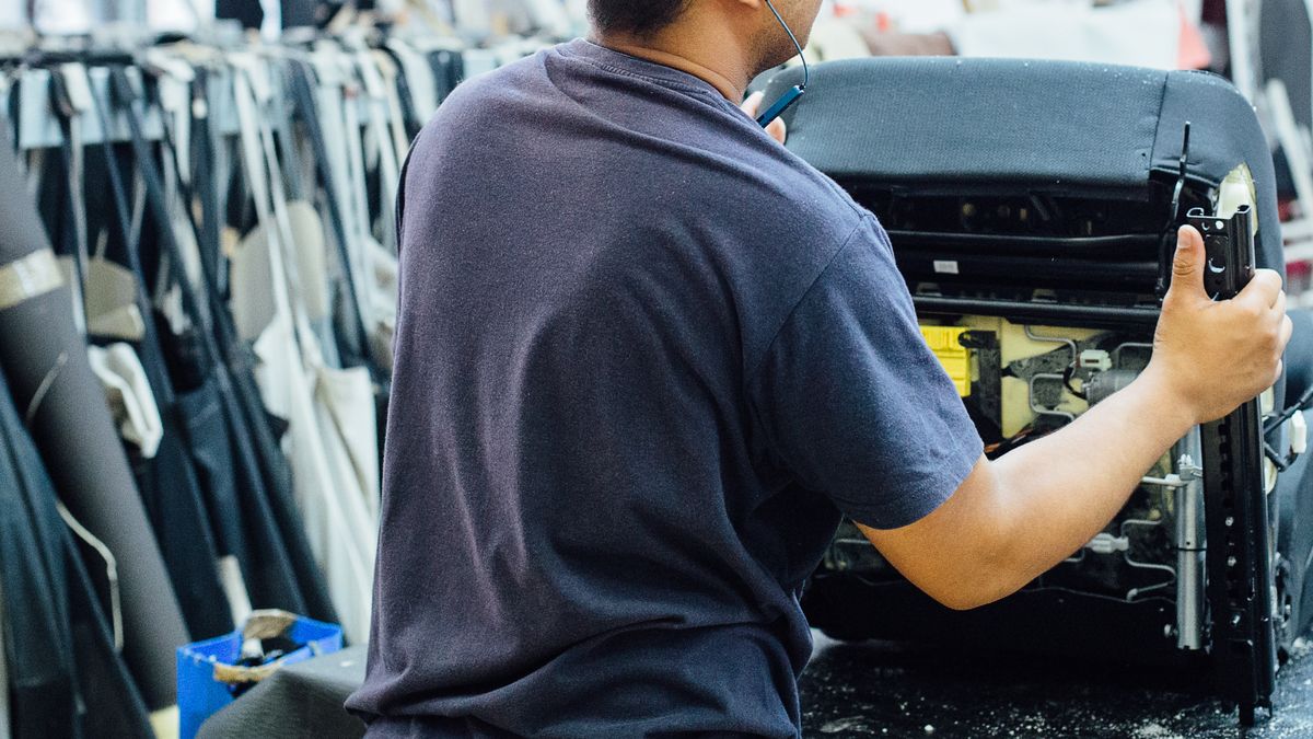 Zwolnienia w zakładzie Adient w Skarbimierzu. Zdj. ilustracyjne