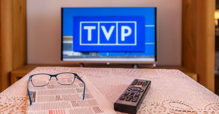 Wyniki kontroli w oddziałach TVP. "Rekordzista w miesiąc zarobił 200 tys. zł"