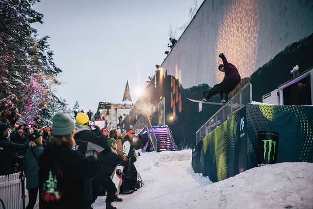 DIYX na terenie średniowiecznego zamku w Austrii (fot. Monster Media)