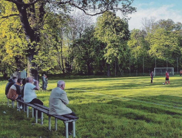 " Kto tego nie posmakował, kto nigdy nie widział tego na własne oczy, ten nie wie, jak wiele stracił. I nie wie, czym jest prawdziwy futbol. Ten najbardziej naturalny i pozbawiony ozdobników." Fot. Zuza Walczak