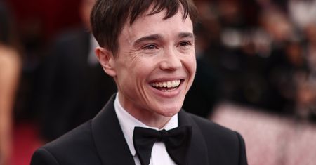 Oscary 2022. Elliot Page przeszedł korekcję płci. Zadał szyku na czerwonym dywanie
