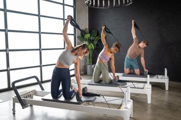 Który pilates dla początkujących – klasyczny czy na macie?
