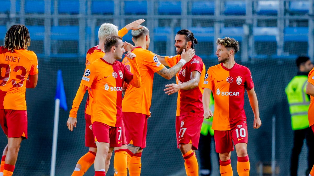 Piłkarze Galatasarayu w meczu z Molde FK