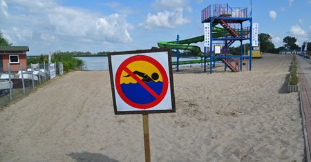 Sinice nie tylko w Bałtyku. Alert aż w siedmiu województwach